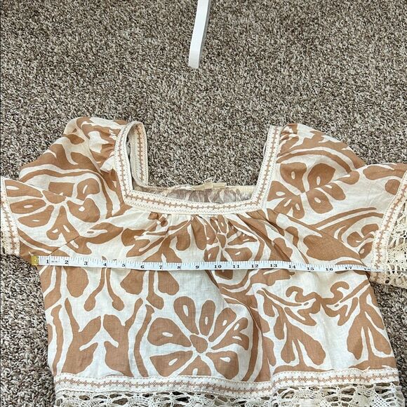 Christian Siriano Floral Lace Crocheted Hawaiian Blouse - Brown and Cream - Picture 9 of 11